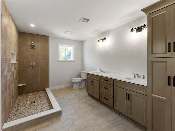 2 Fontana Way, Bridgewater MA 02324