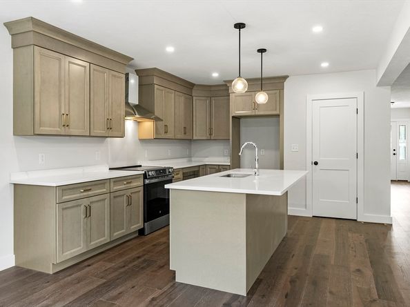 2 Fontana Way, Bridgewater MA 02324