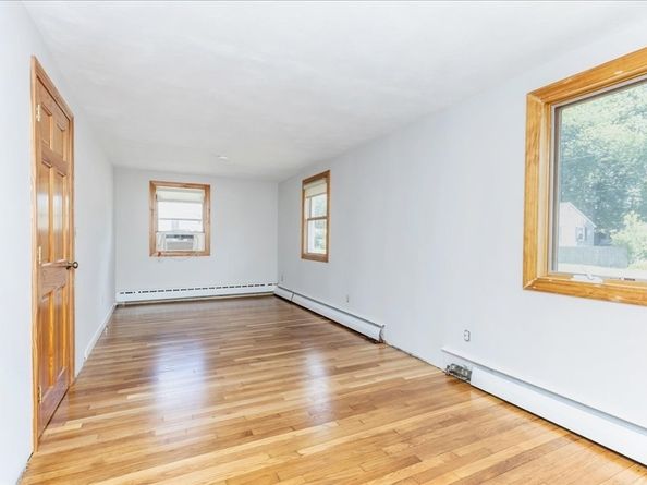 35 Rindone St, Holbrook MA 02343