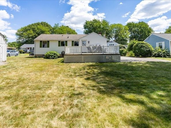 35 Rindone St, Holbrook MA 02343