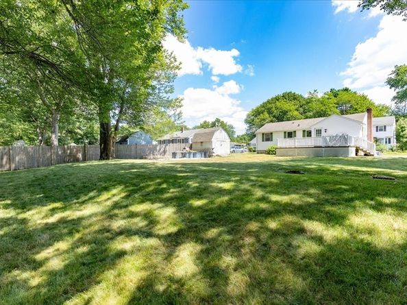 35 Rindone St, Holbrook MA 02343