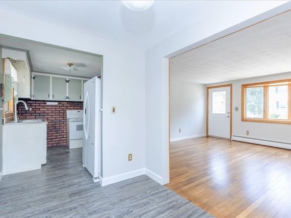 35 Rindone St, Holbrook MA 02343