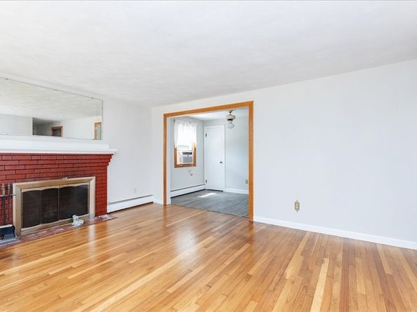35 Rindone St, Holbrook MA 02343