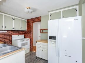 35 Rindone St, Holbrook MA 02343