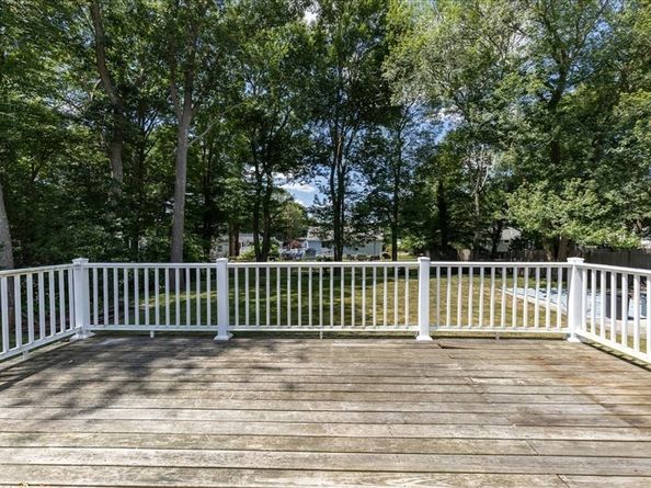 35 Rindone St, Holbrook MA 02343
