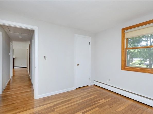 35 Rindone St, Holbrook MA 02343