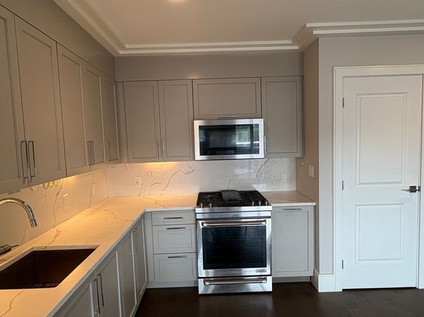 214 Market St 405, Boston MA 02135