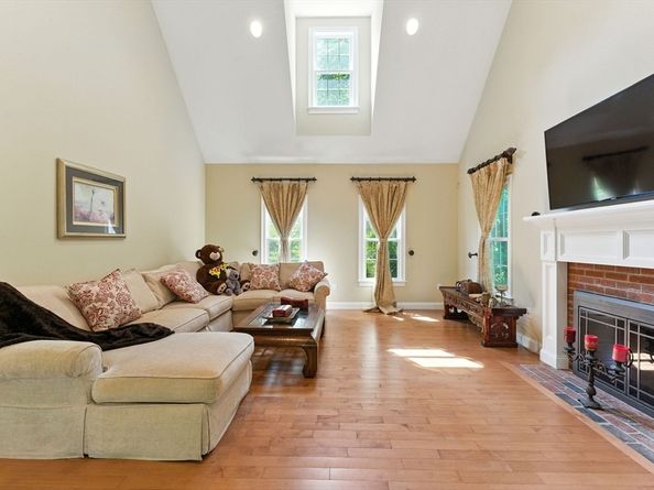 1155 Burroughs Road, Boxborough MA 01719