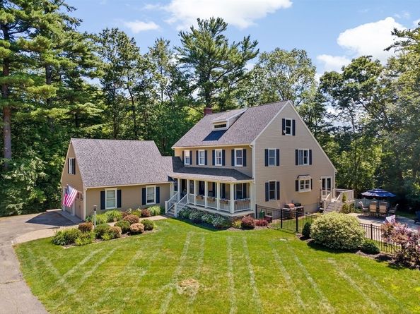 76 Union St, Hanson MA 02341