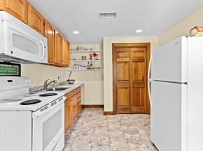 76 Union St, Hanson MA 02341