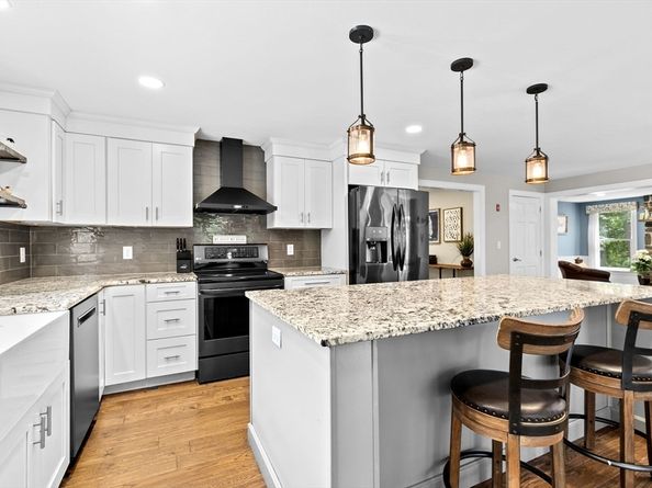 76 Union St, Hanson MA 02341