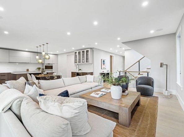 609 Hunnewell St, Needham MA 02494