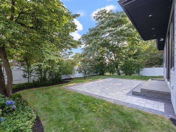 609 Hunnewell St, Needham MA 02494