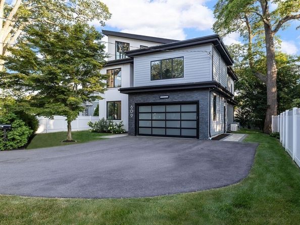 609 Hunnewell St, Needham MA 02494