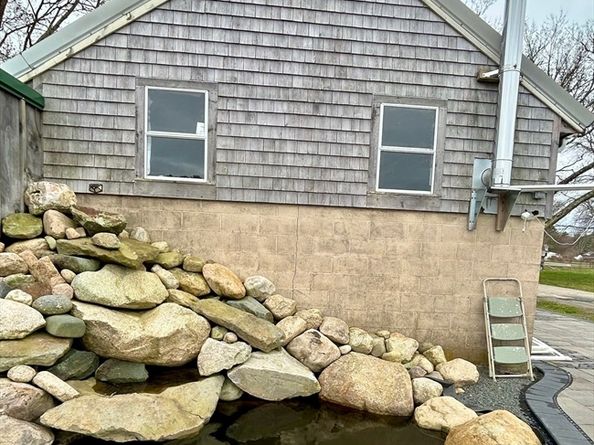 114 Center St, Plympton MA 02367