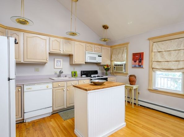 13 Telegraph St 2, Boston MA 02127