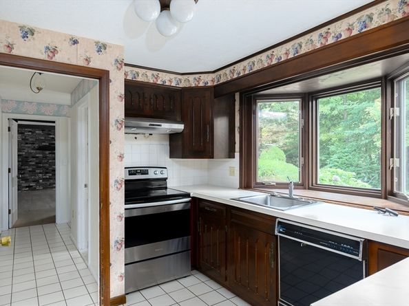 44 Camp Street, Paxton MA 01612