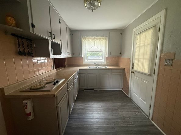 473 Pleasant St, Leicester MA 01524