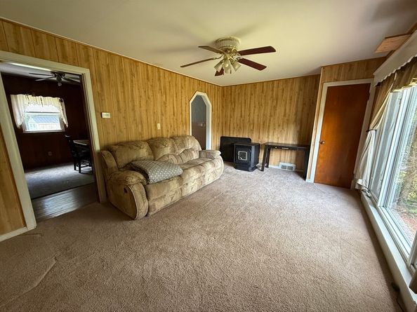 473 Pleasant St, Leicester MA 01524