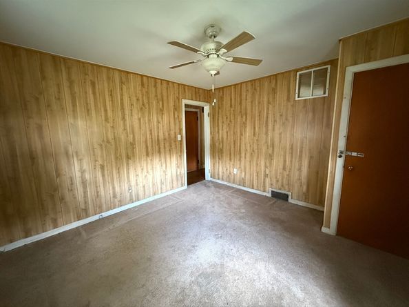 473 Pleasant St, Leicester MA 01524
