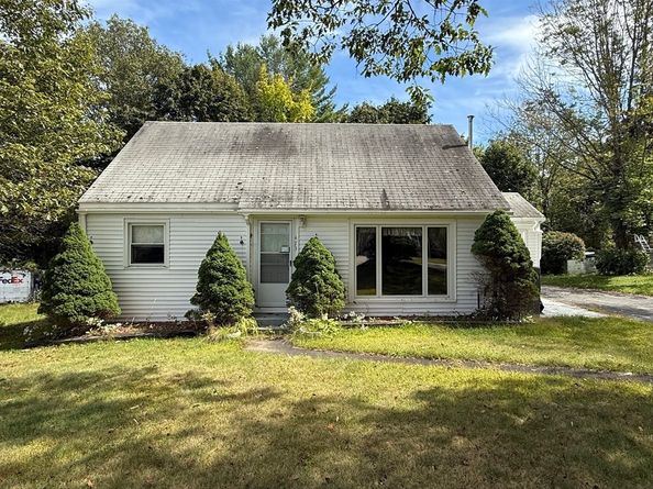 473 Pleasant St, Leicester MA 01524