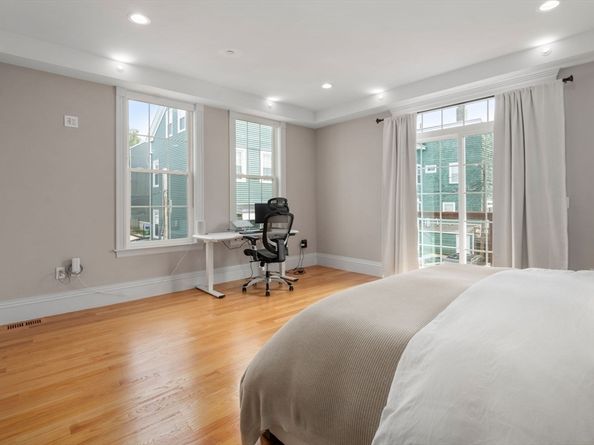 505 E Broadway 2, Boston MA 02127