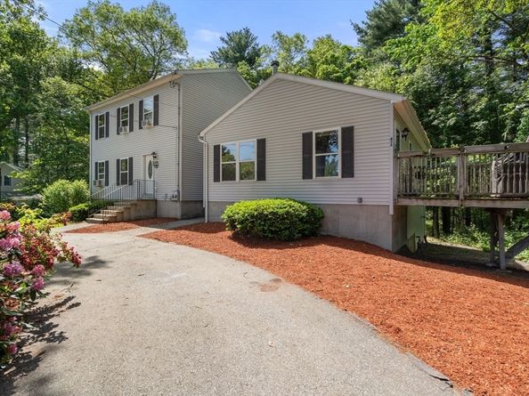 43 Outlook Rd, Billerica MA 01862