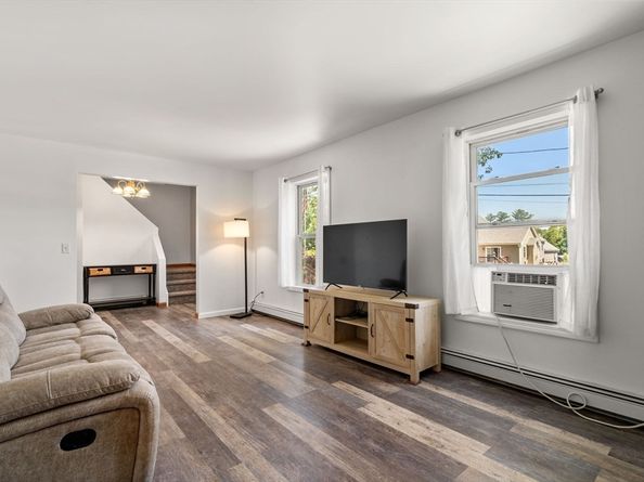 43 Outlook Rd, Billerica MA 01862