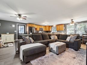 14 Hyde Park St, Winchendon MA 01475
