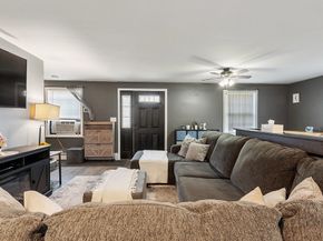 14 Hyde Park St, Winchendon MA 01475