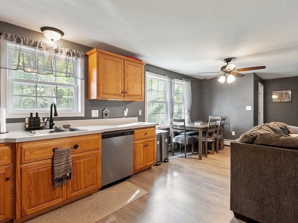 14 Hyde Park St, Winchendon MA 01475