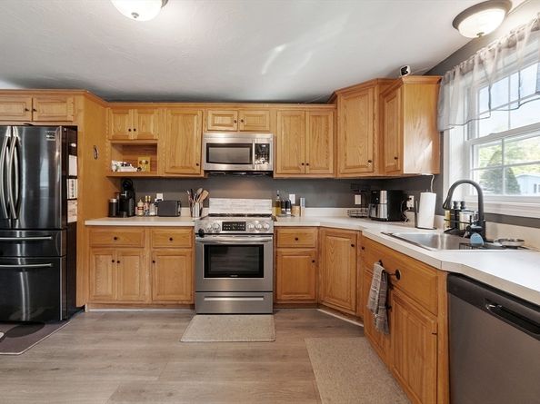 14 Hyde Park St, Winchendon MA 01475