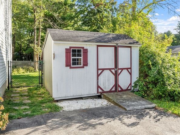 14 Hyde Park St, Winchendon MA 01475