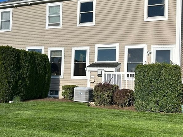 37 Bay Pointe Dr Ext 37, Wareham MA 02532