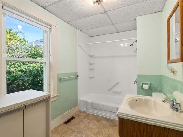 53 Wilson Ave, Framingham MA 01702