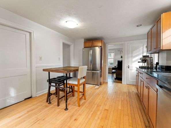 11 Gifford Dr, Worcester MA 01606