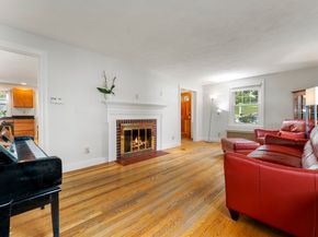 11 Gifford Dr, Worcester MA 01606