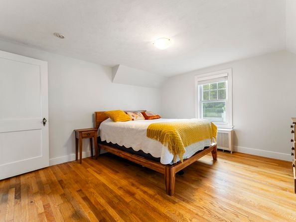 11 Gifford Dr, Worcester MA 01606