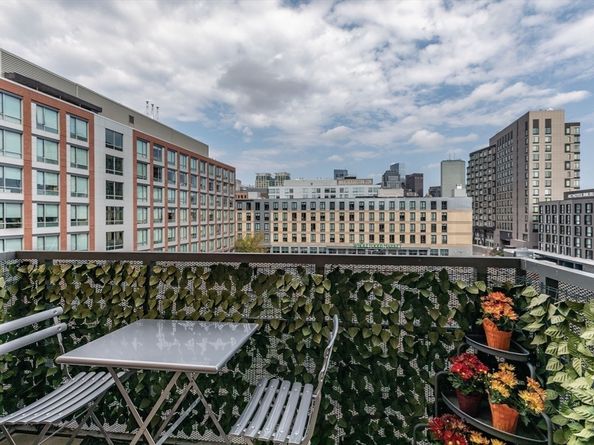 32 Traveler St 510, Boston MA 02118