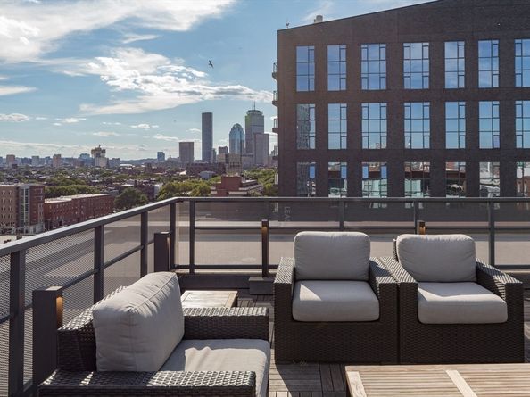 32 Traveler St 510, Boston MA 02118