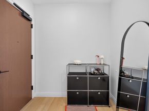 135 Seaport Blvd 2001, Boston MA 02210