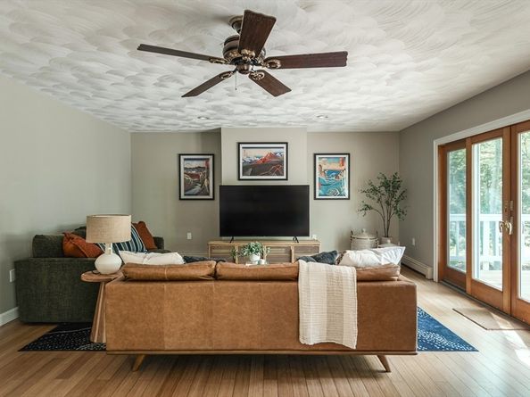 6 Parker River Dr, Newbury MA 01922