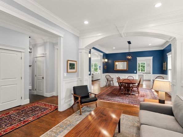 8 Normandie Rd, Dover MA 02030