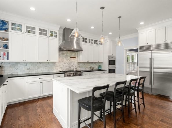 8 Normandie Rd, Dover MA 02030