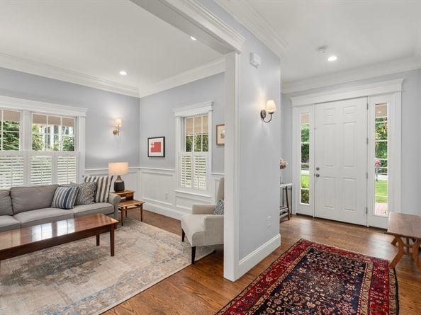 8 Normandie Rd, Dover MA 02030