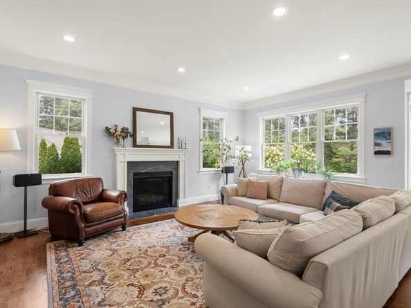 8 Normandie Rd, Dover MA 02030