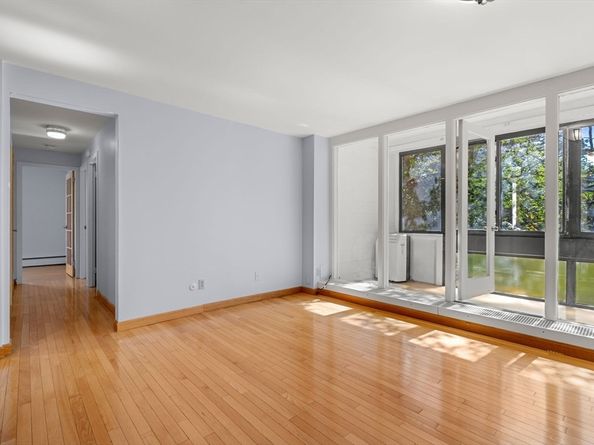 6 Juniper St 16, Brookline MA 02445