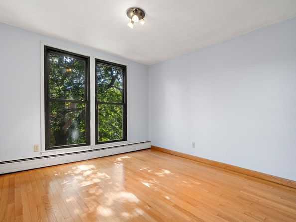 6 Juniper St 16, Brookline MA 02445
