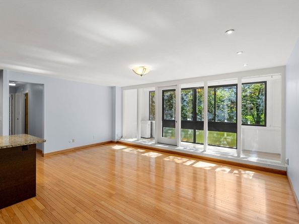 6 Juniper St 16, Brookline MA 02445