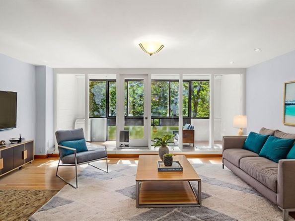 6 Juniper St 16, Brookline MA 02445